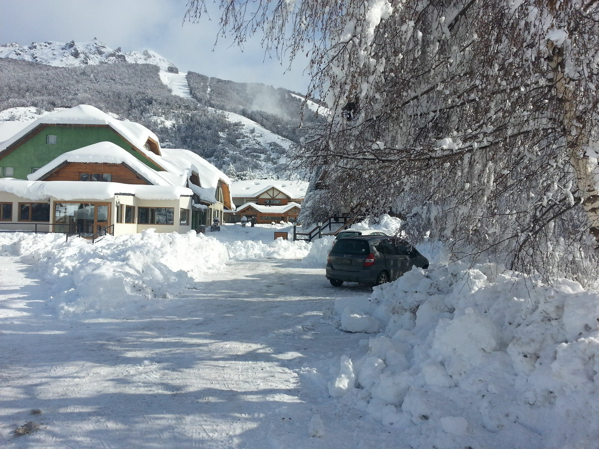 Aparthotel Village Catedral & 3*